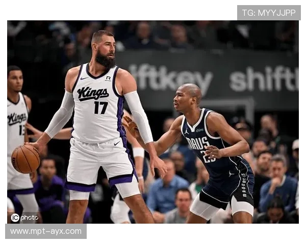 琼斯化身独行侠硬汉攻防俱佳成季后赛奇兵关键战屡立功表现抢眼